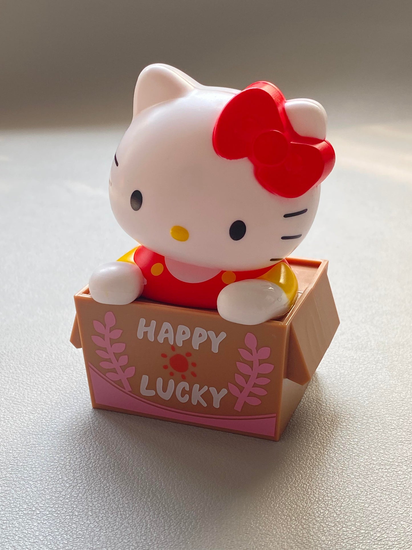 Kawaii HelloKitty Solar Shaking Head Doll Solar Swinging Kitty Car Interior Ornaments Cute Girl Y2K Car Decoration